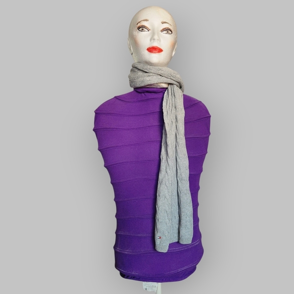 Tommy Hilfiger Womens Elegant Gray Scarf - Picture 2 of 9